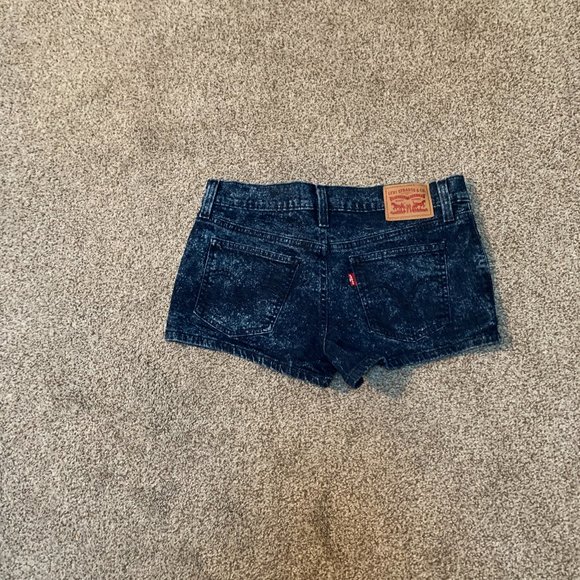 LEVI DENIM SHORTS SIZE 29  #110 - Picture 2 of 2